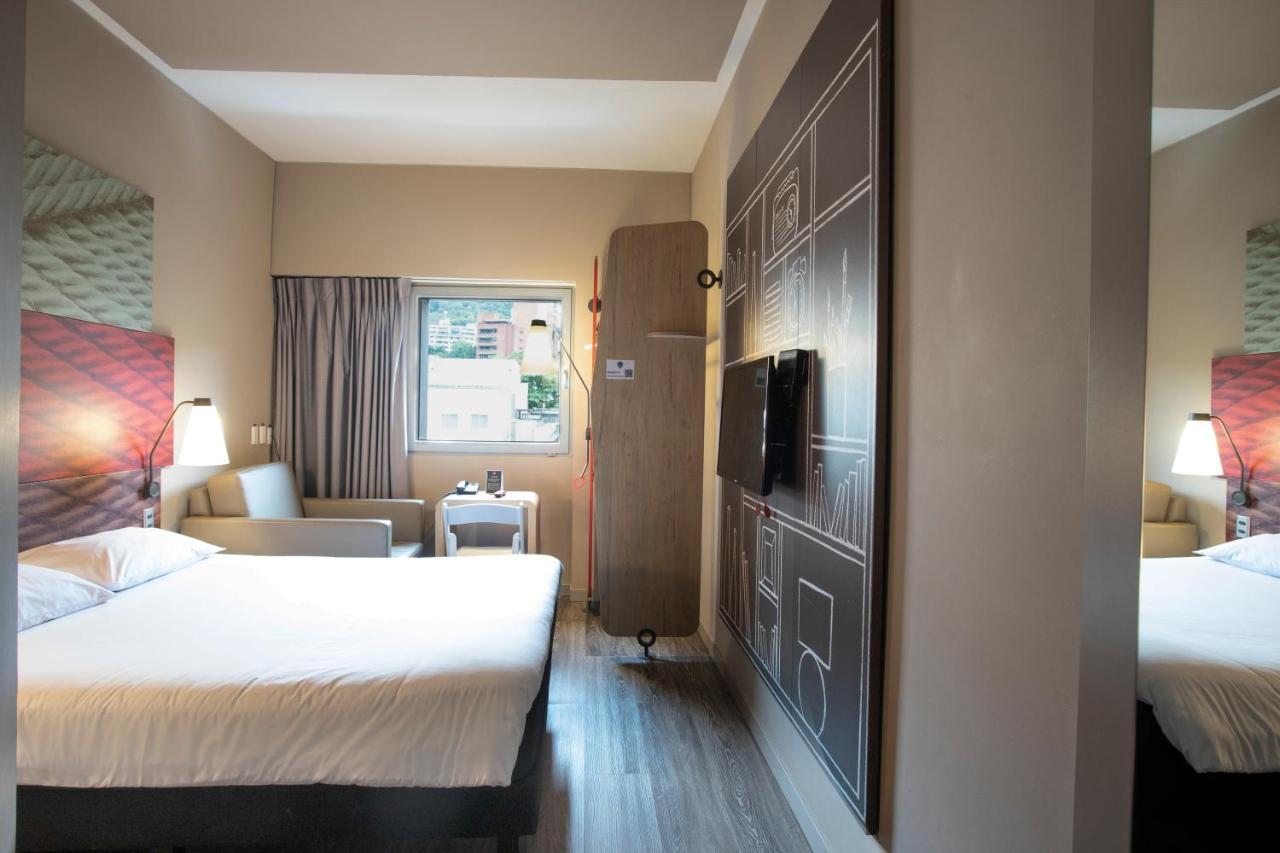Hotel Ibis Cali Granada מראה חיצוני תמונה